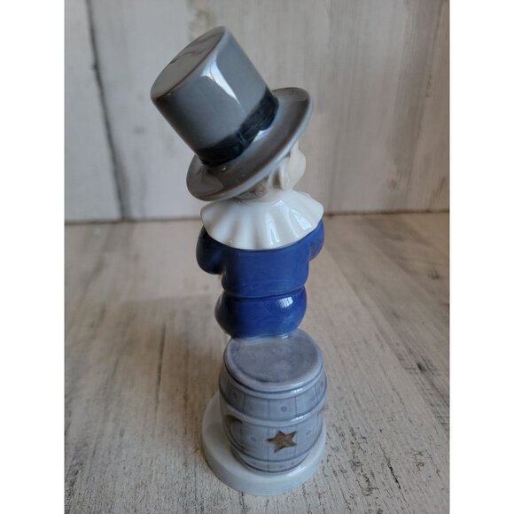 Royal Copenhagen 4524 February boy juggler Hans H hansen barrel figure - Picture 4 of 6